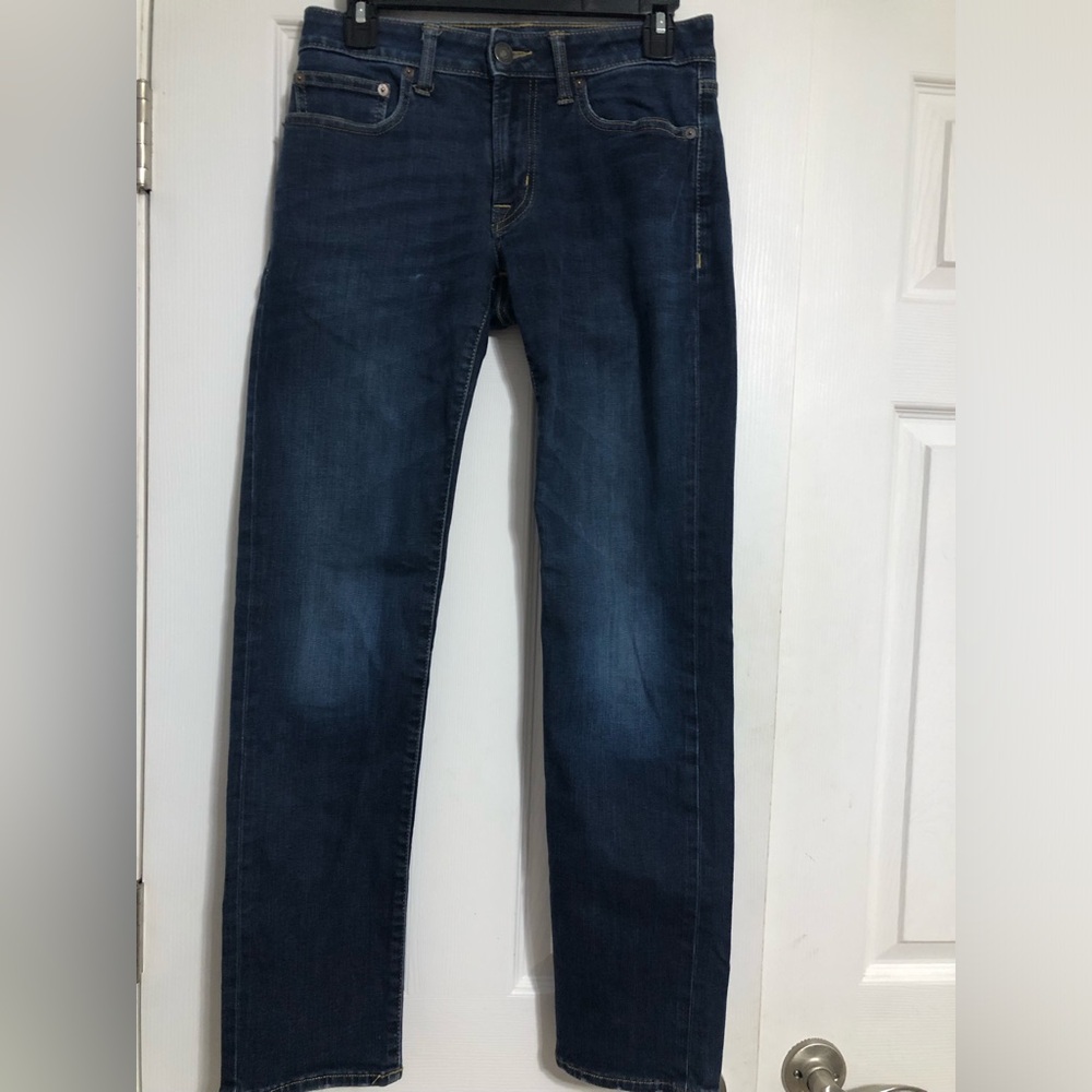 American Eagle extreme flex men’s dark wash 28 x 32 but inseam measures‎ 30”